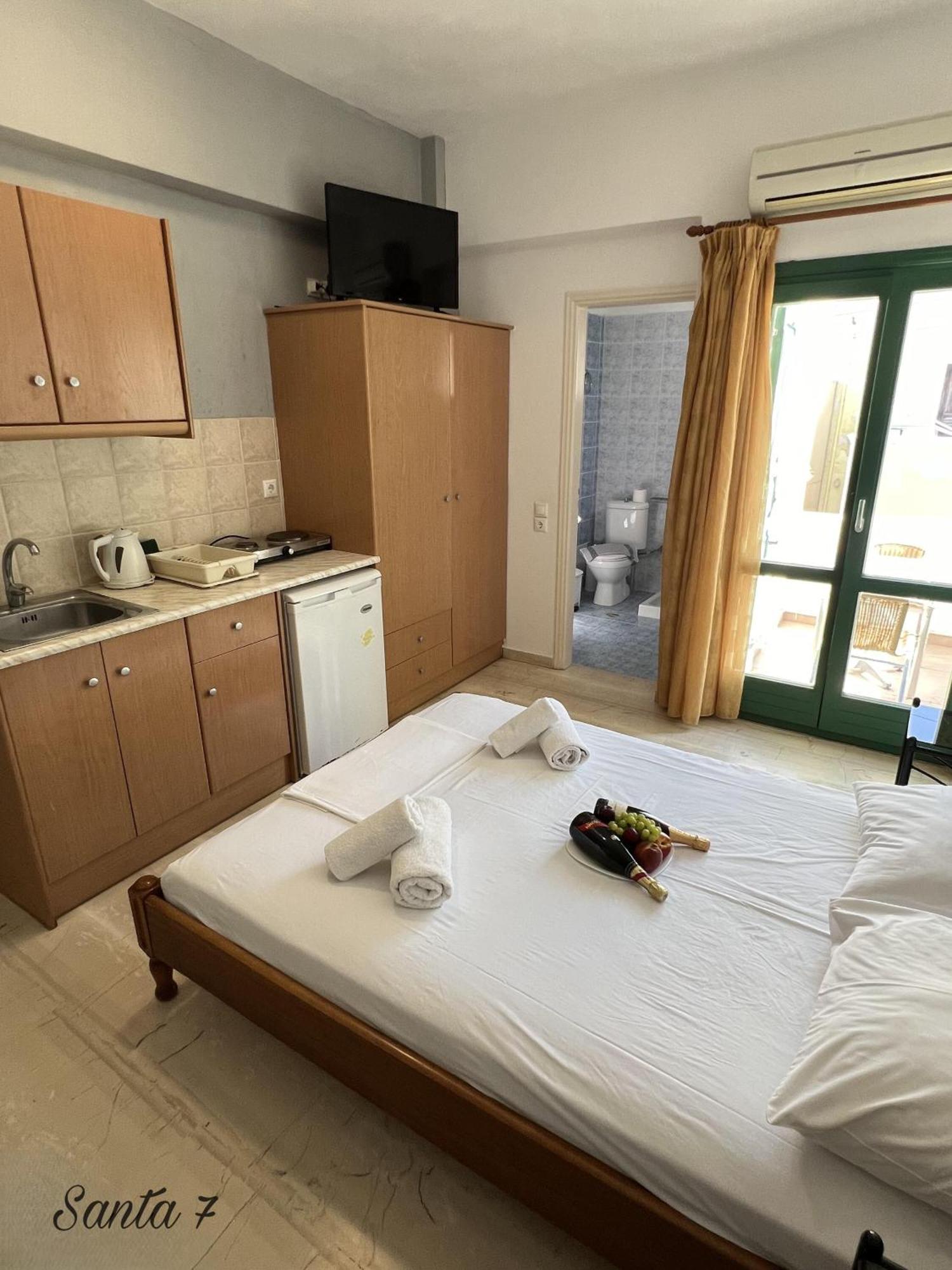 Santa Magia Hotell Kamári Eksteriør bilde
